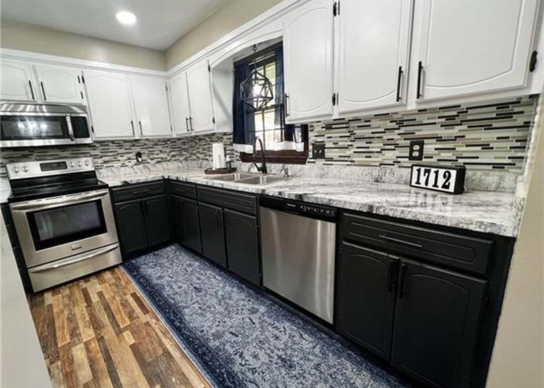 1712 Marion Street — photo 18