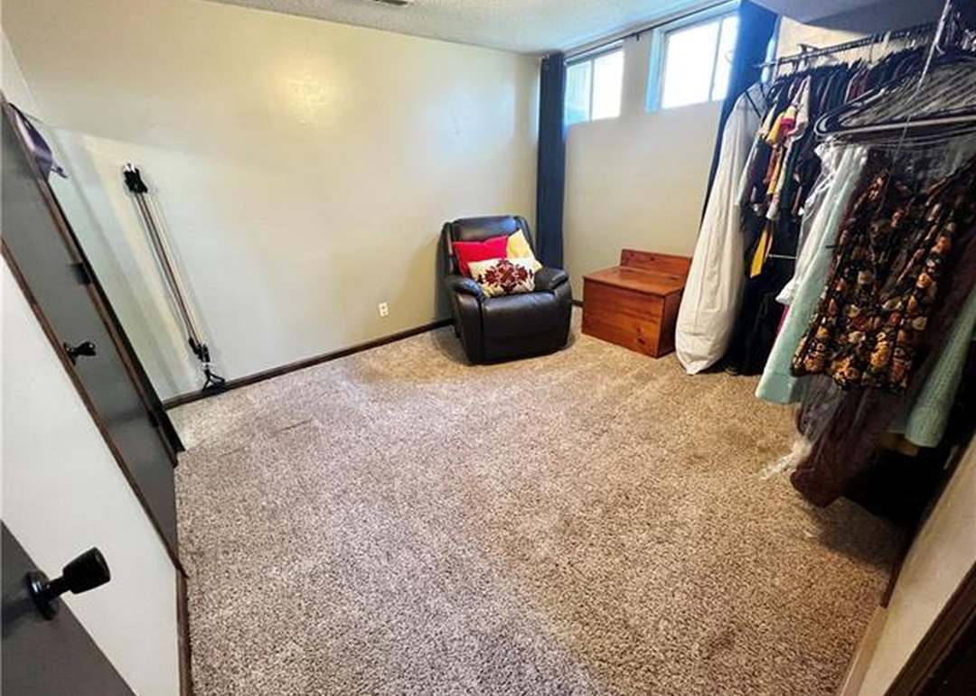 1712 Marion Street — photo 32