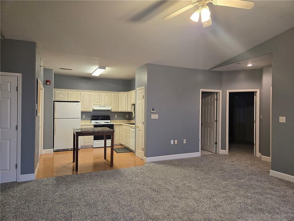 17201 E 32nd Unit 8 Street — photo 6