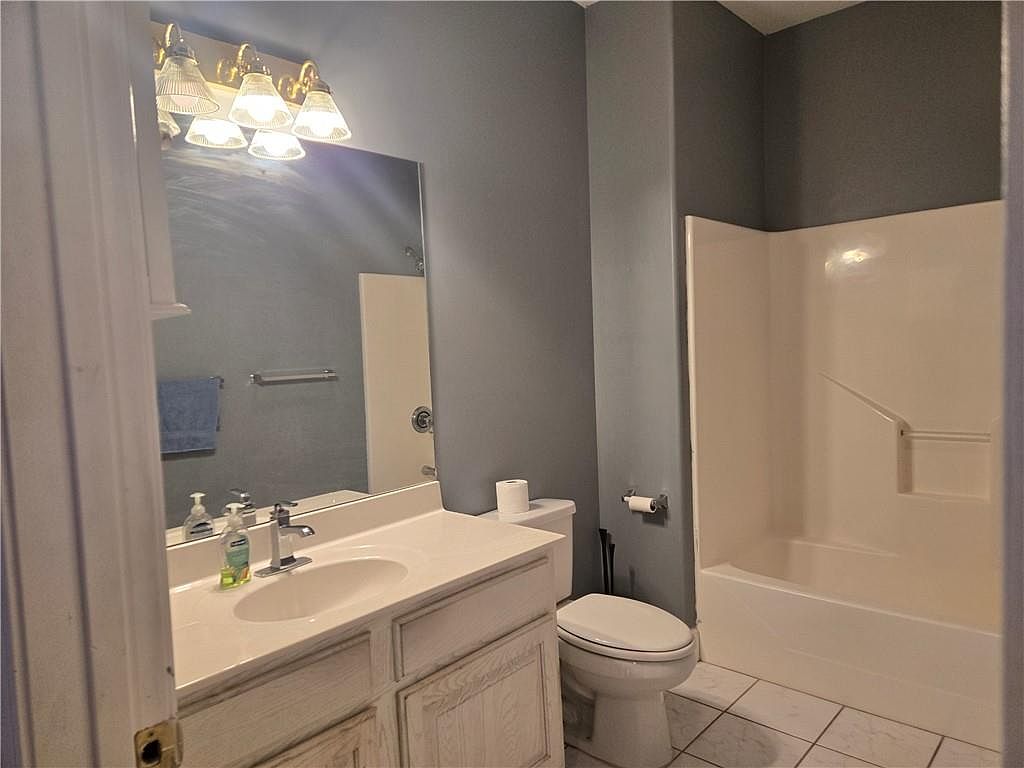 17201 E 32nd Unit 8 Street — photo 10