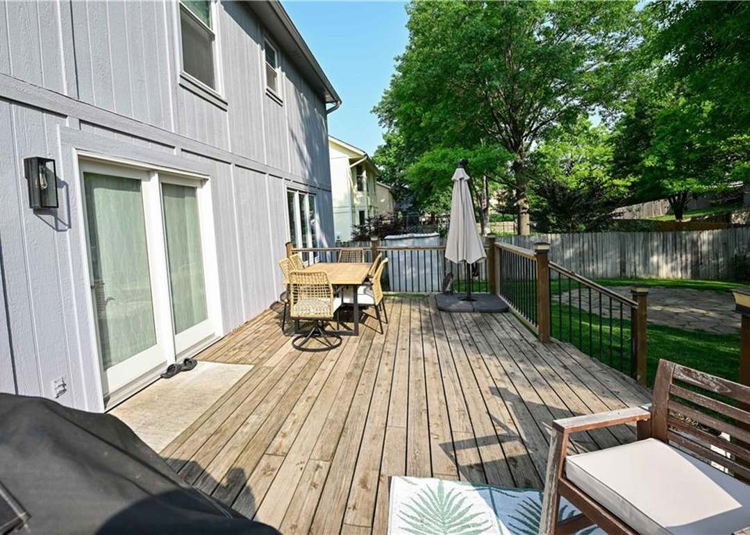 17586 W 112th Street — photo 2