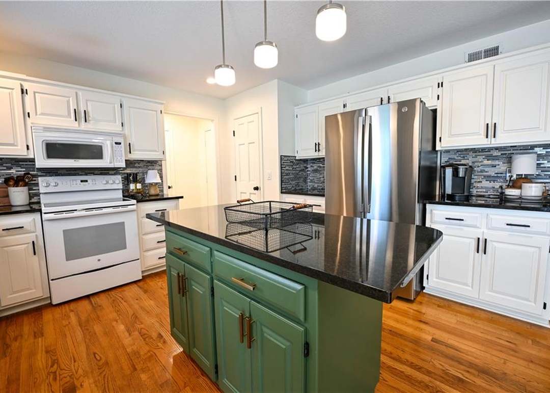 17586 W 112th Street — photo 35
