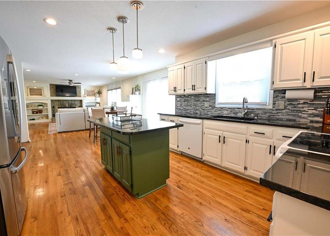 17586 W 112th Street — photo 37