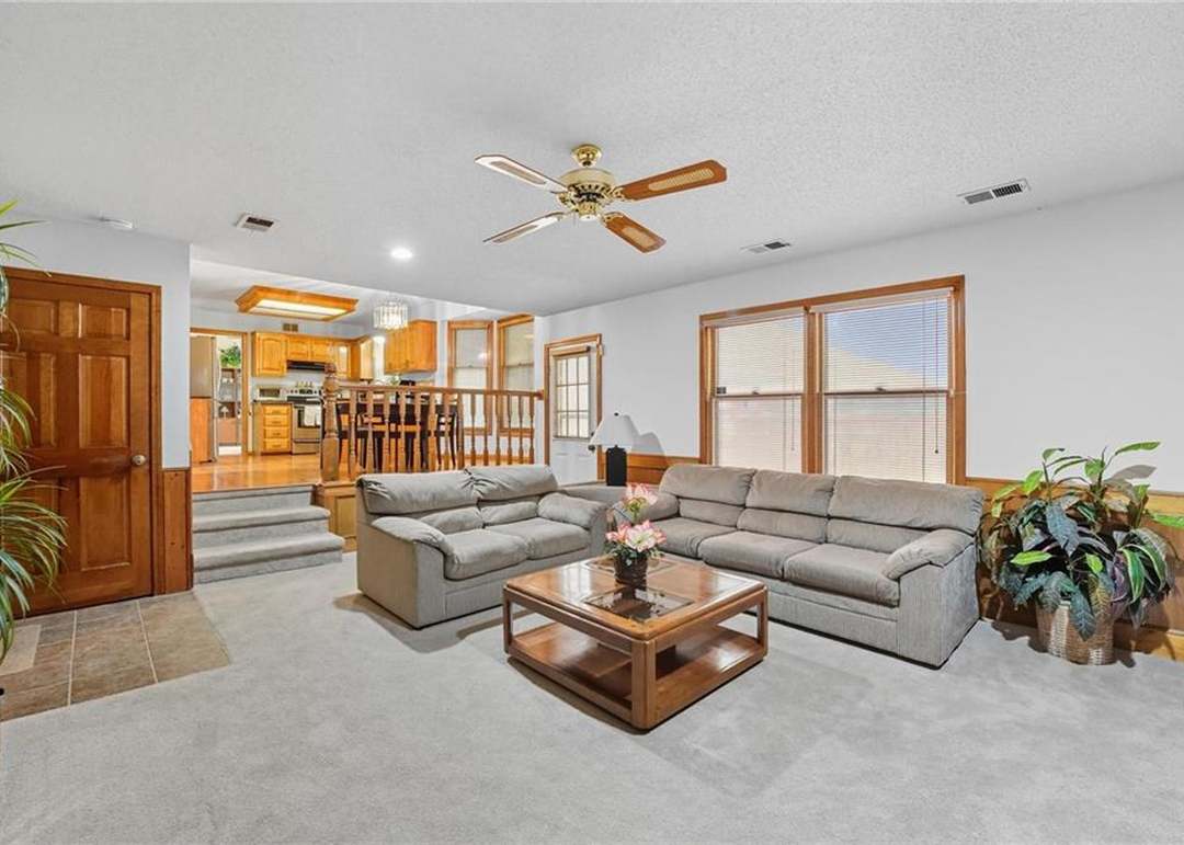 17605 W 113th Terrace — photo 11