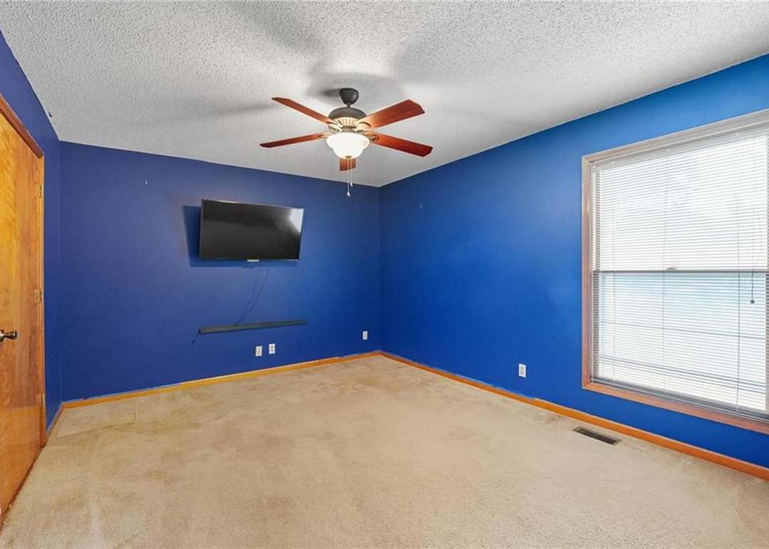 17605 W 113th Terrace — photo 25