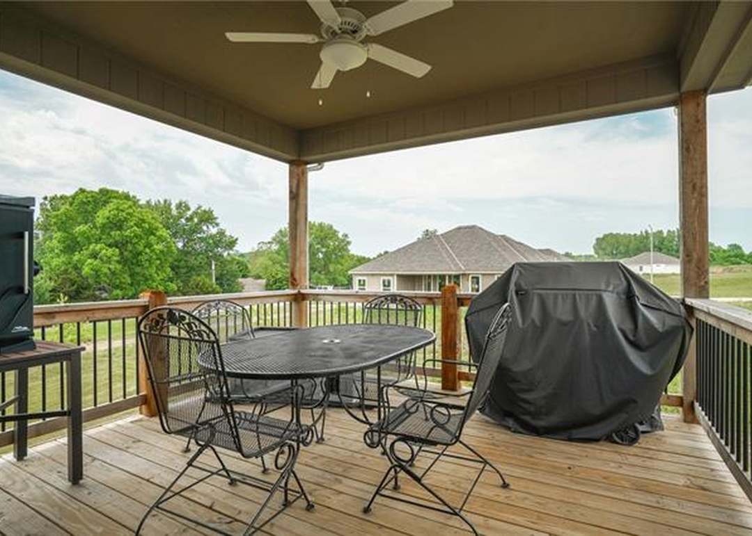 1801 NE Pallisade Court — photo 5