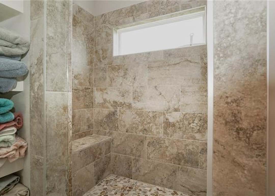 1801 NE Pallisade Court — photo 35