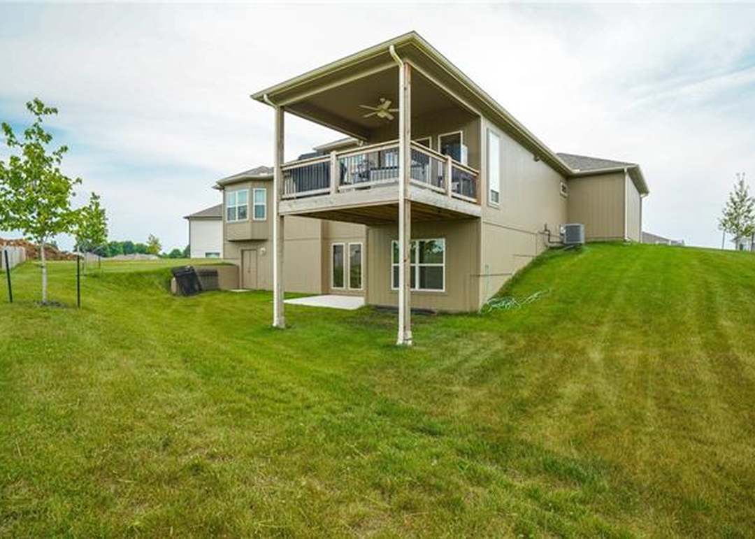 1801 NE Pallisade Court — photo 40