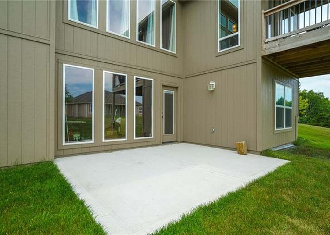 1801 NE Pallisade Court — photo 41