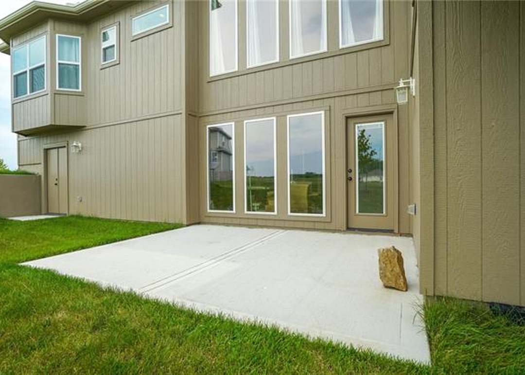 1801 NE Pallisade Court — photo 42