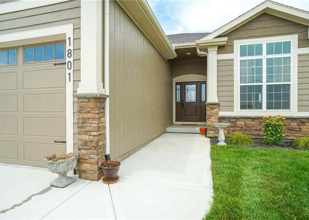 1801 NE Pallisade Court — photo 45