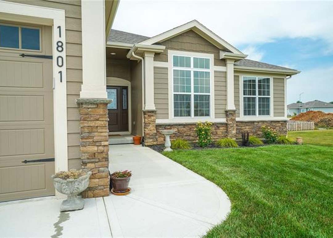 1801 NE Pallisade Court — photo 46