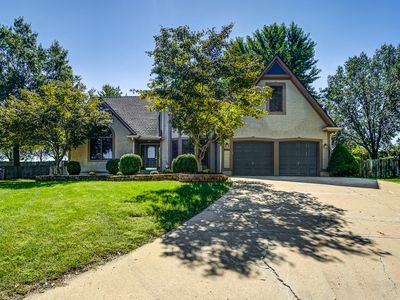 1808 NE Waterfield Lane — photo 1