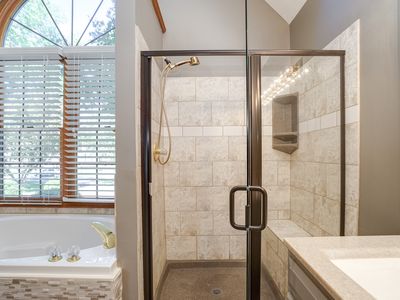 1808 NE Waterfield Lane — photo 18