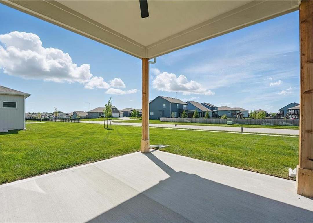 1809 SW Hightown Drive — photo 35