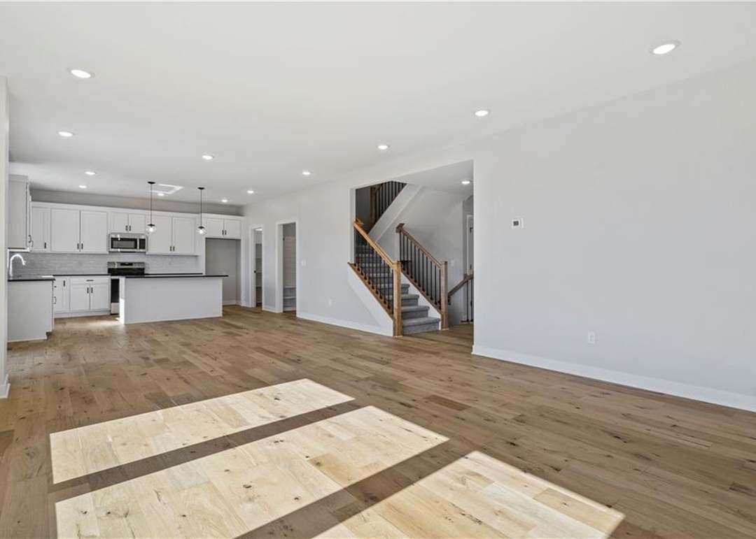 1809 SW Hightown Drive — photo 40