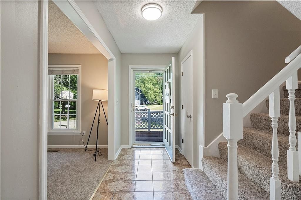 182 NE Rosewood Court — photo 5