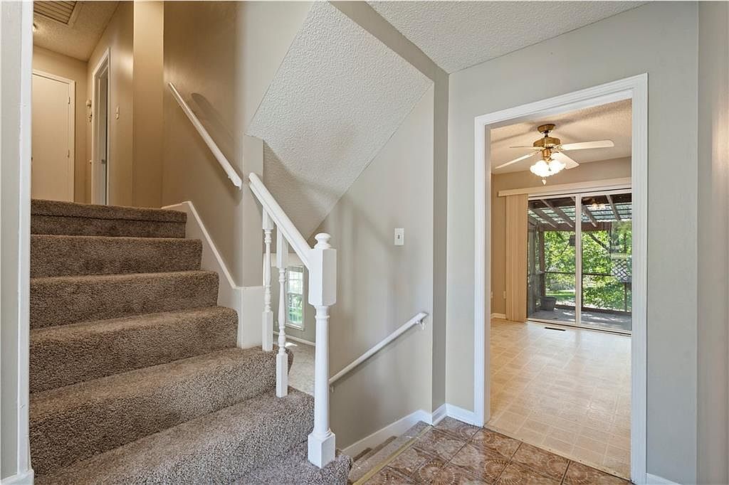182 NE Rosewood Court — photo 6