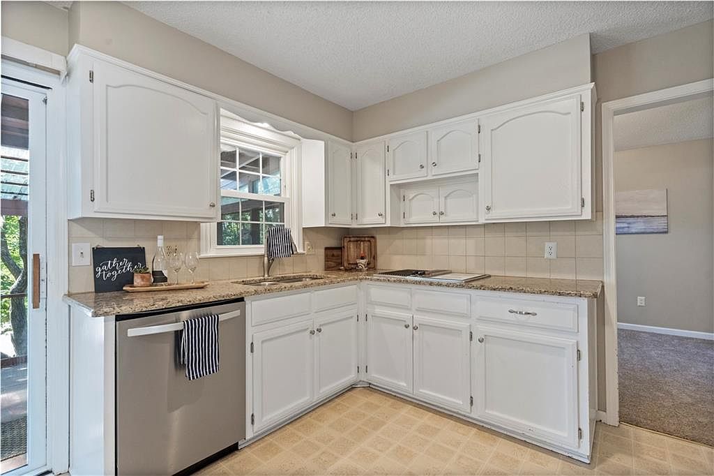 182 NE Rosewood Court — photo 14