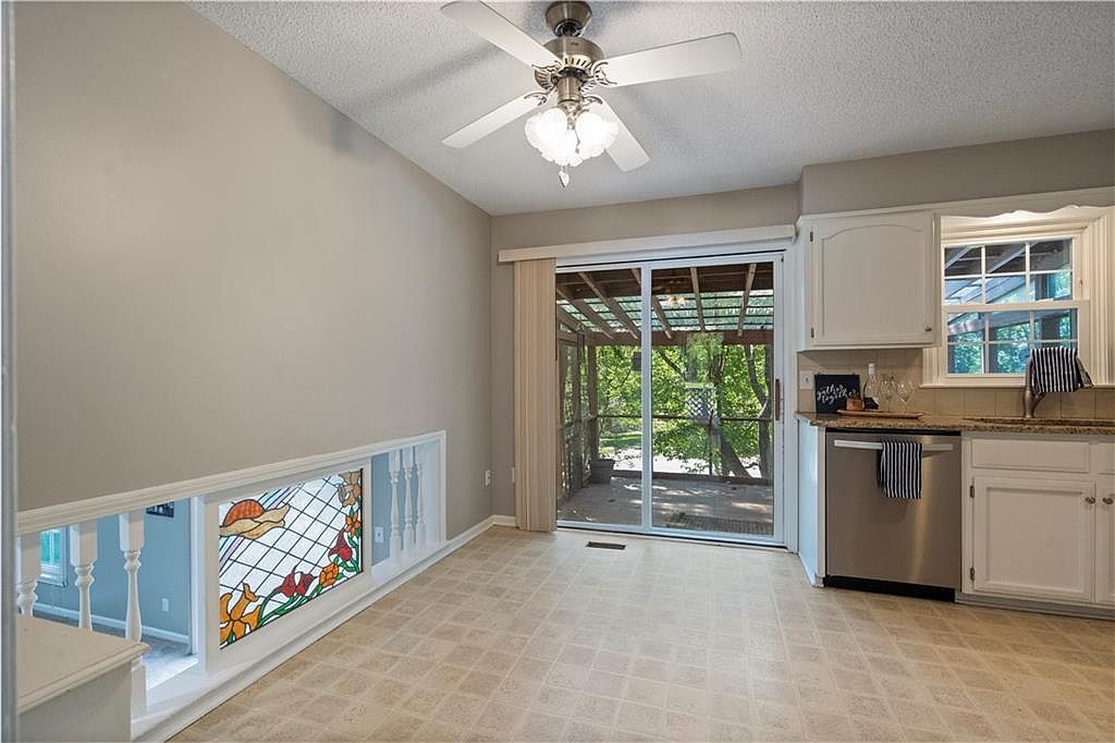182 NE Rosewood Court — photo 16