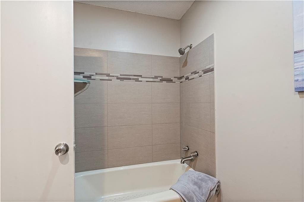 182 NE Rosewood Court — photo 32