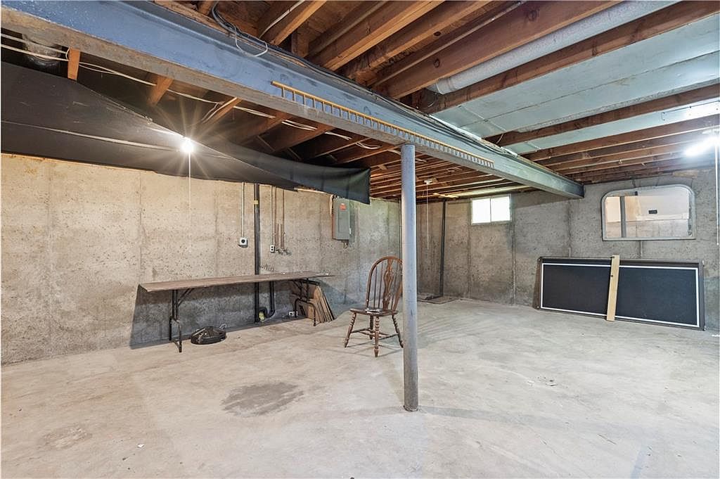182 NE Rosewood Court — photo 35