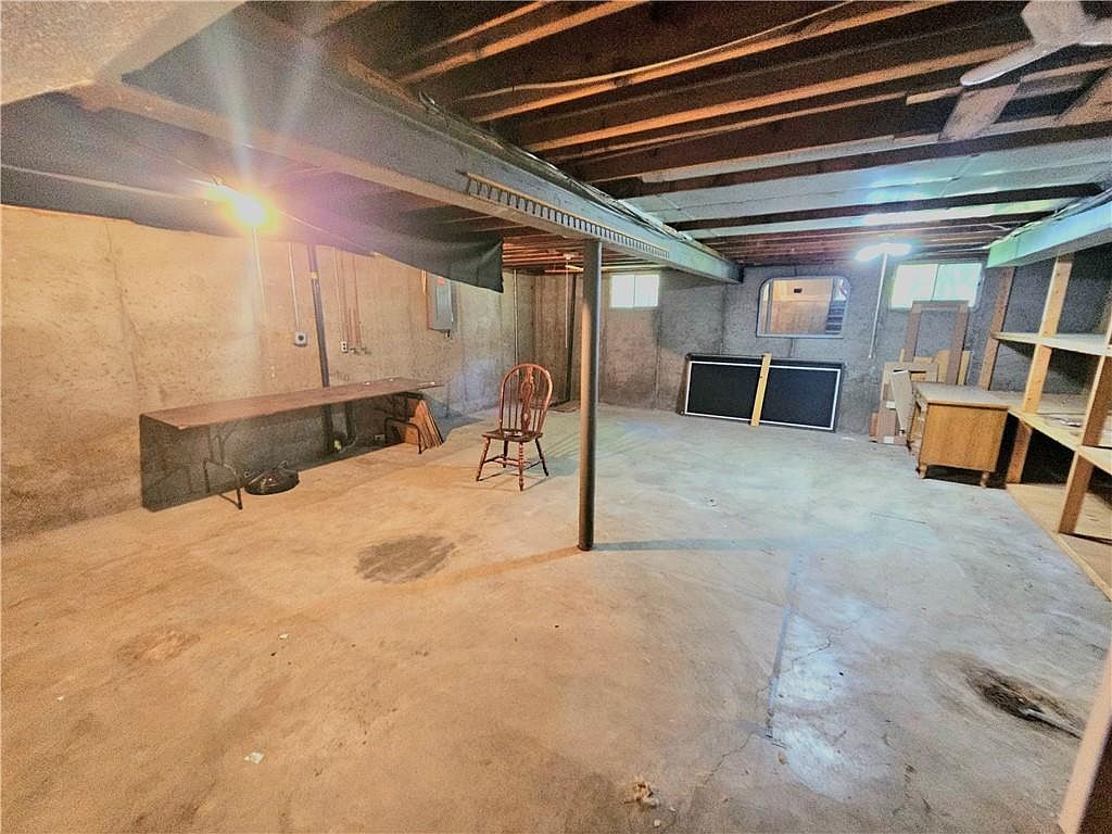 182 NE Rosewood Court — photo 36
