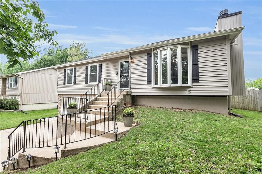 18230 S Troost Street — photo 2