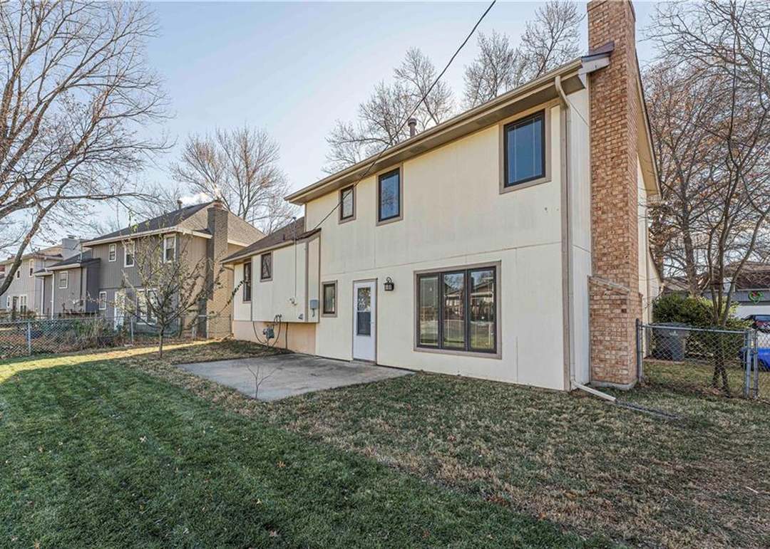 1824 E Mohawk Drive — photo 3