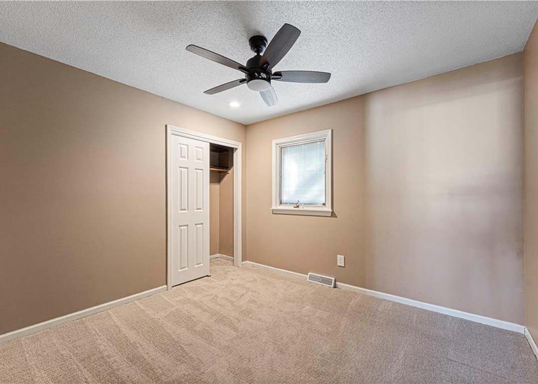 1824 E Mohawk Drive — photo 4