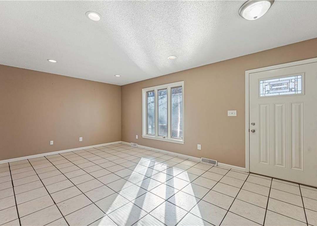 1824 E Mohawk Drive — photo 6