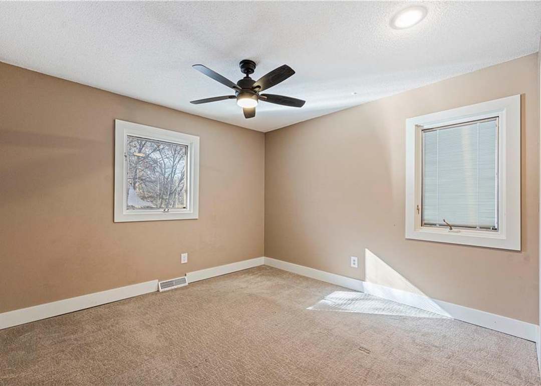 1824 E Mohawk Drive — photo 18