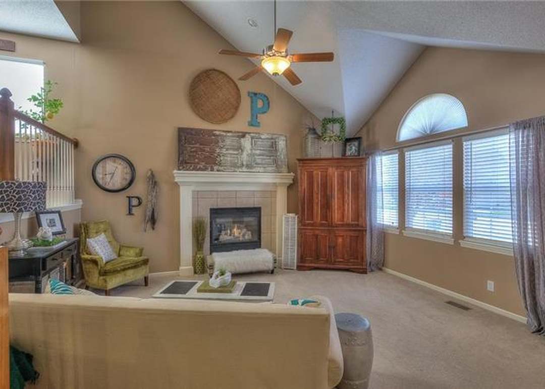 18313 SPRUCE Street — photo 6