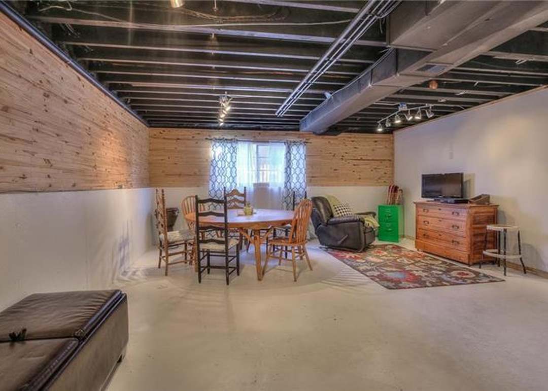 18313 SPRUCE Street — photo 17