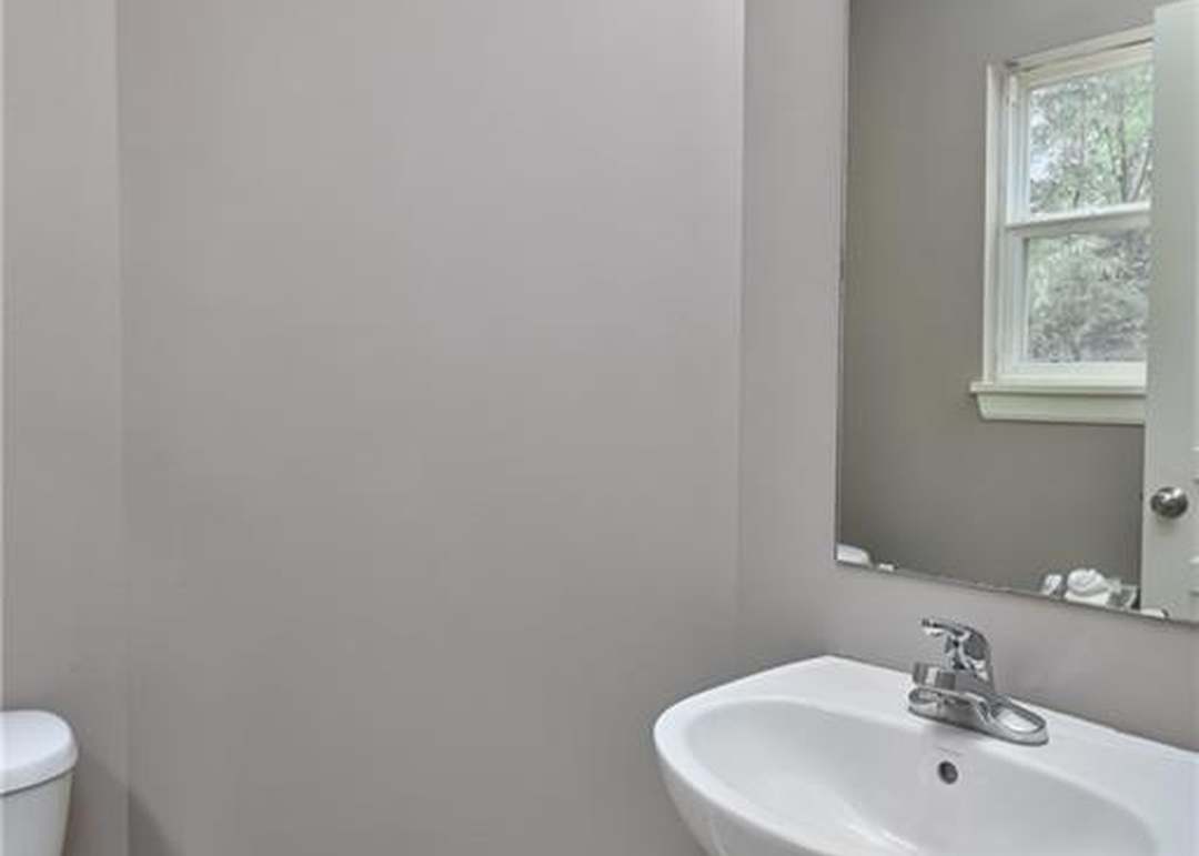 1835 W Spruce Street — photo 20