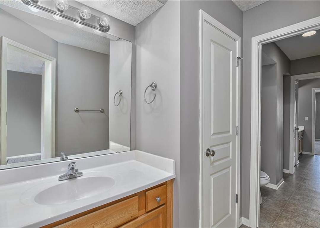 1835 W Spruce Street — photo 22