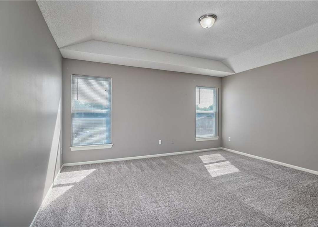 1835 W Spruce Street — photo 26