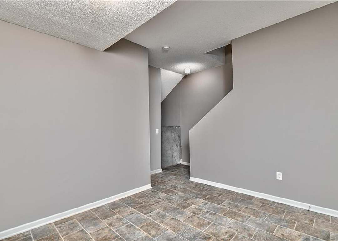 1835 W Spruce Street — photo 32