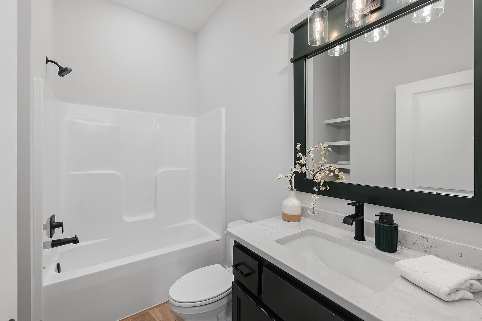 18500 HOWE DRIVE — photo 15