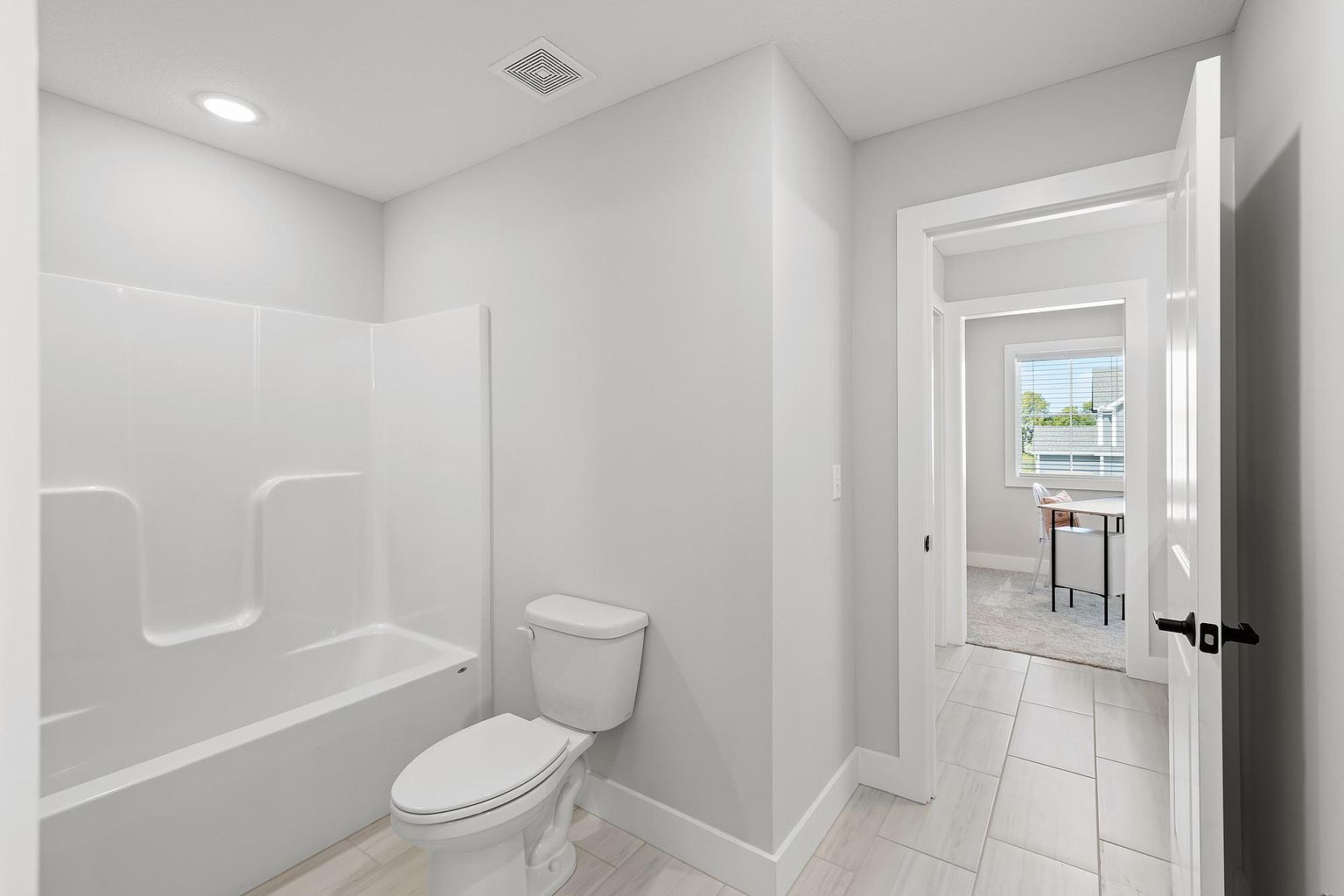 18500 HOWE DRIVE — photo 31