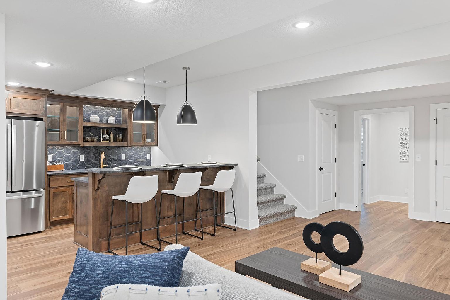18500 HOWE DRIVE — photo 38