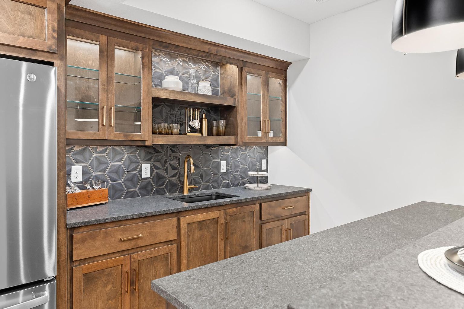 18500 HOWE DRIVE — photo 41