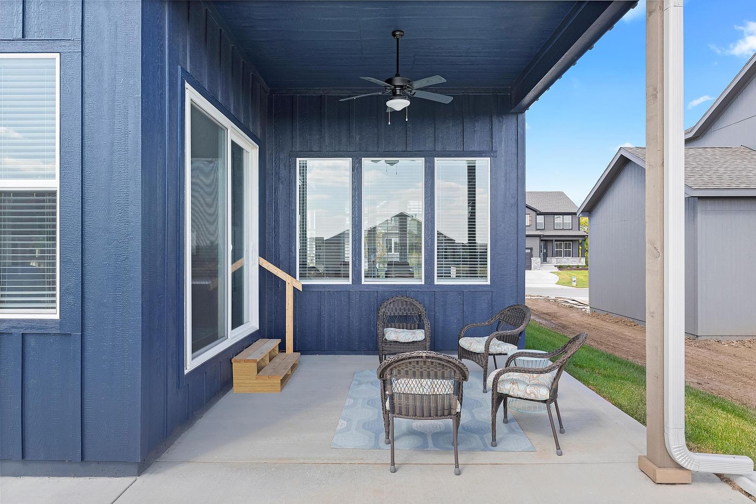 18500 HOWE DRIVE — photo 44