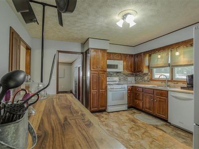 18538 Midland Drive — photo 56