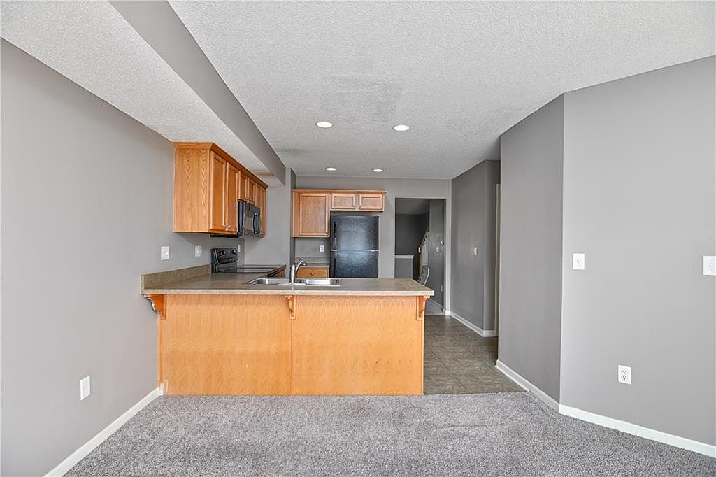 1863 W SPRUCE STREET — photo 15