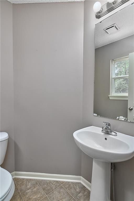 1863 W SPRUCE STREET — photo 16