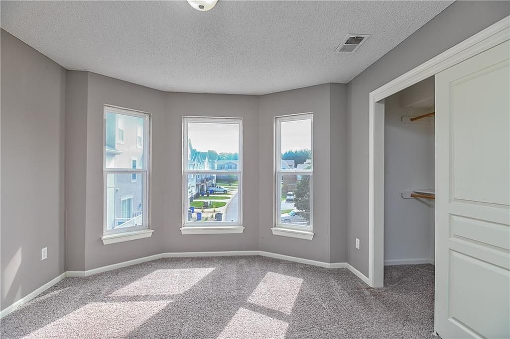 1863 W SPRUCE STREET — photo 18