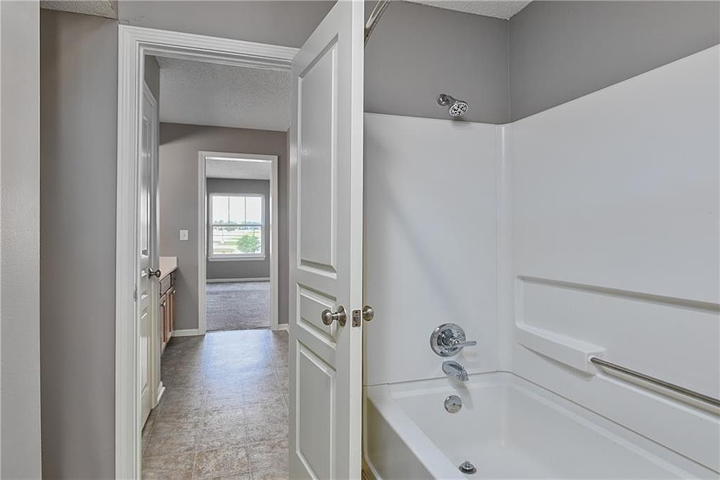 1863 W SPRUCE STREET — photo 20