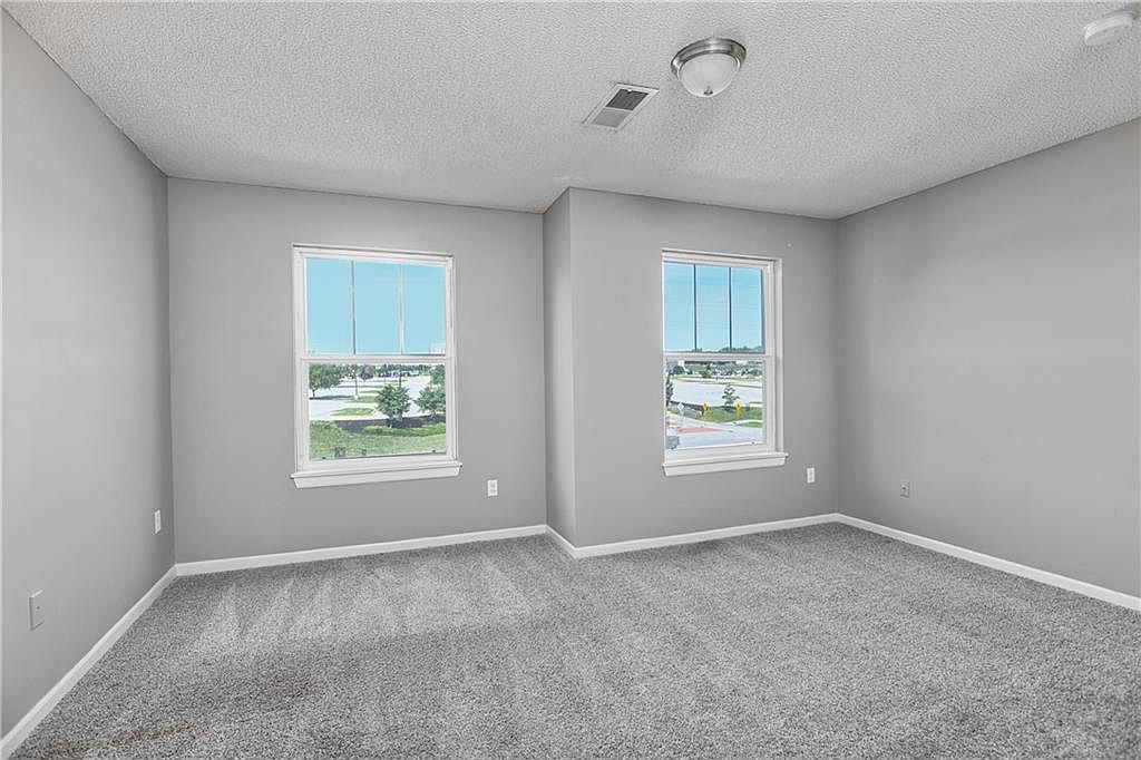 1863 W SPRUCE STREET — photo 23