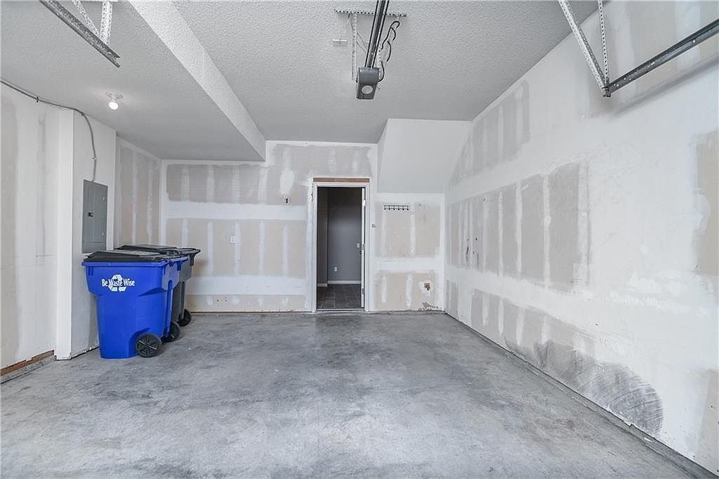1863 W SPRUCE STREET — photo 34